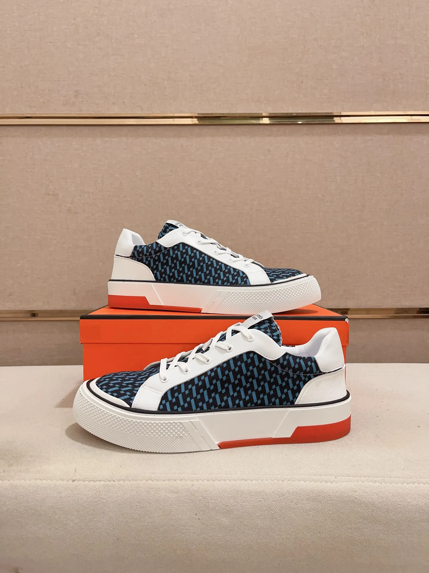Men's clothing and shoes💰: 440💰《HERMES》【Classic Original Version】Hermès; Top 🔝 Purchasing Agency 🔍🔍Latest 🇺🇸Sold simultaneously at counters, original imported from Italy ▲▲Cow leather▲ ▲Exquisite workmanship (Italian 🇮🇹imported water-dyed 🐂cowhide lining) sole: original sole provided by the original factory, ⚠️exclusive double-layer activity·TPR·rubber·combined molded outsole; Code number: 38-46